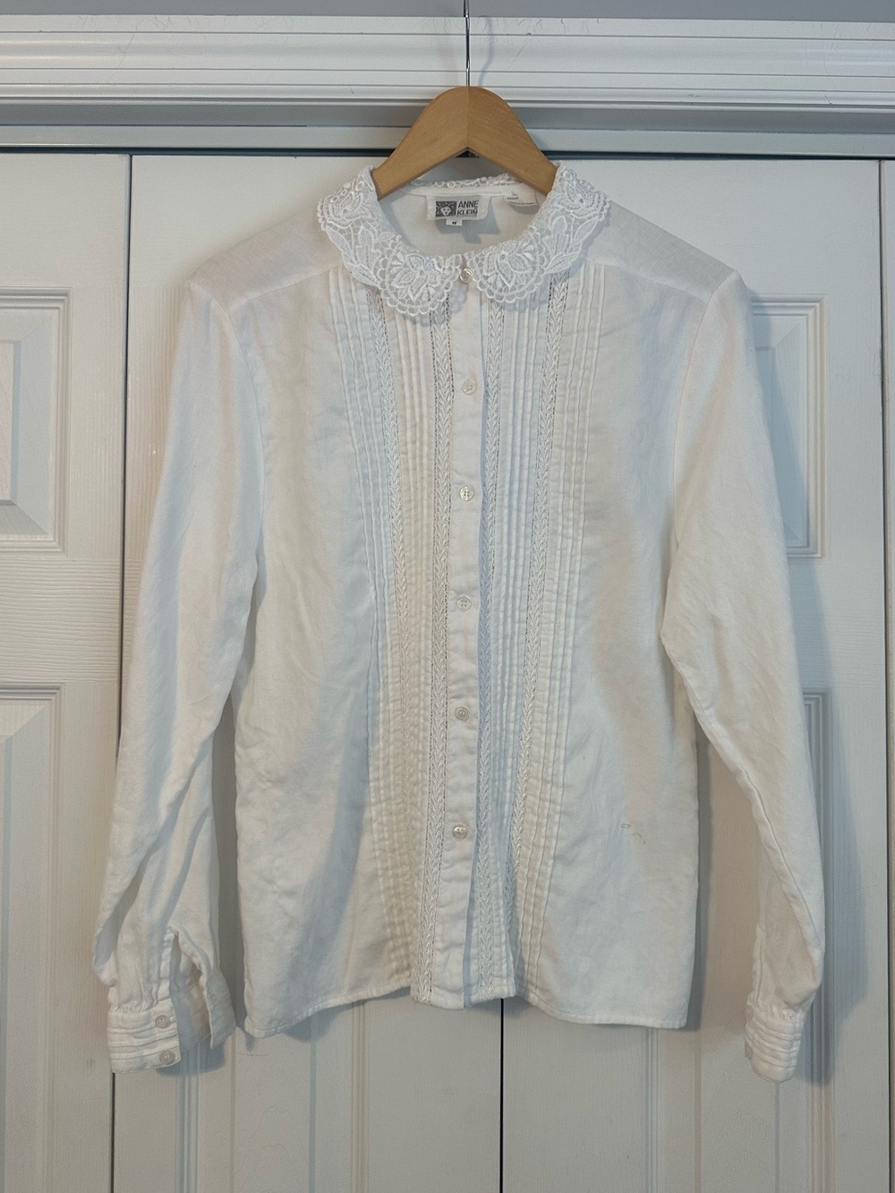 100% Cotton Vintage Anne Klein White Lace Peter Pan Collar Blouse, size 8